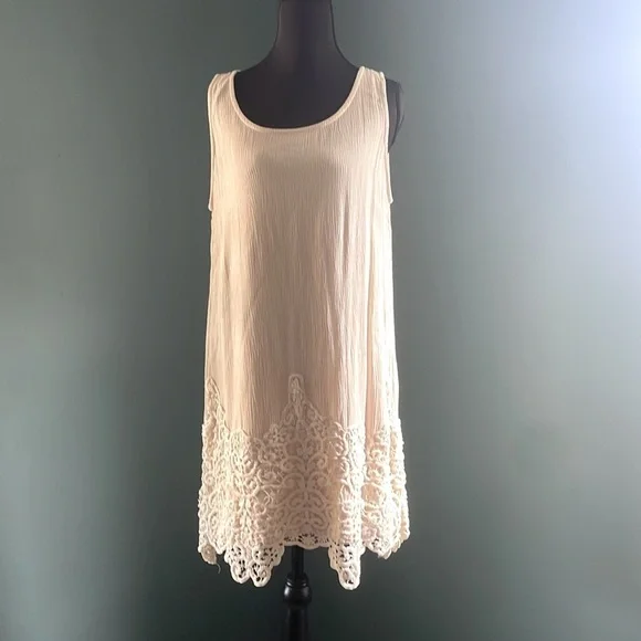 Blu Pepper Cream Lace Detail dress - Picture 2 of 7